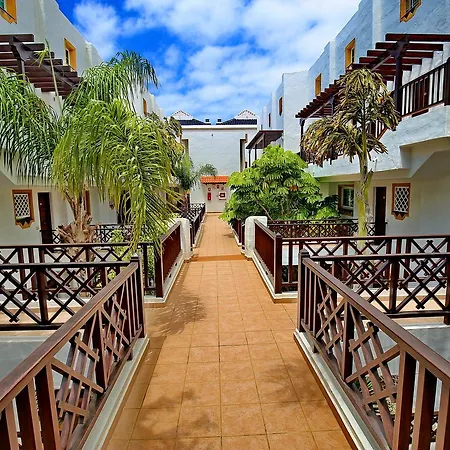 Rocas Del Mar Apartment *