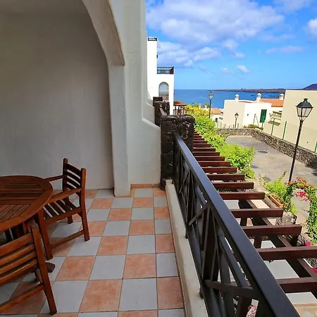 Rocas Del Mar Apartment *