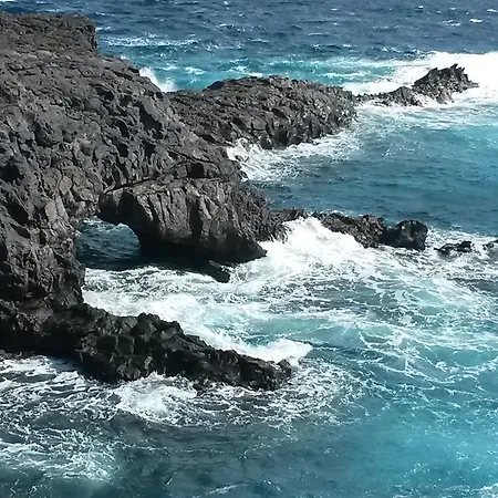 Rocas Del Mar Costa Del Silencio